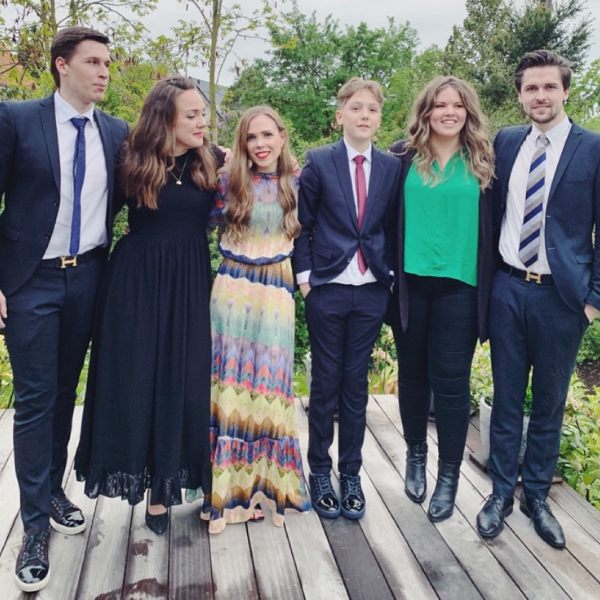 caroline abel  iss final pic